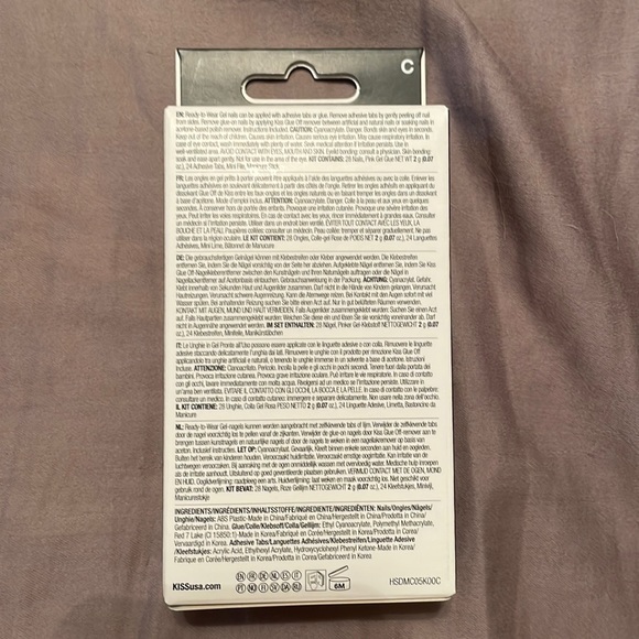 NIB Halloween Kiss SD GLOW IN THE DARK Manicure Medium Nails Tips 🎃 - Picture 3 of 3